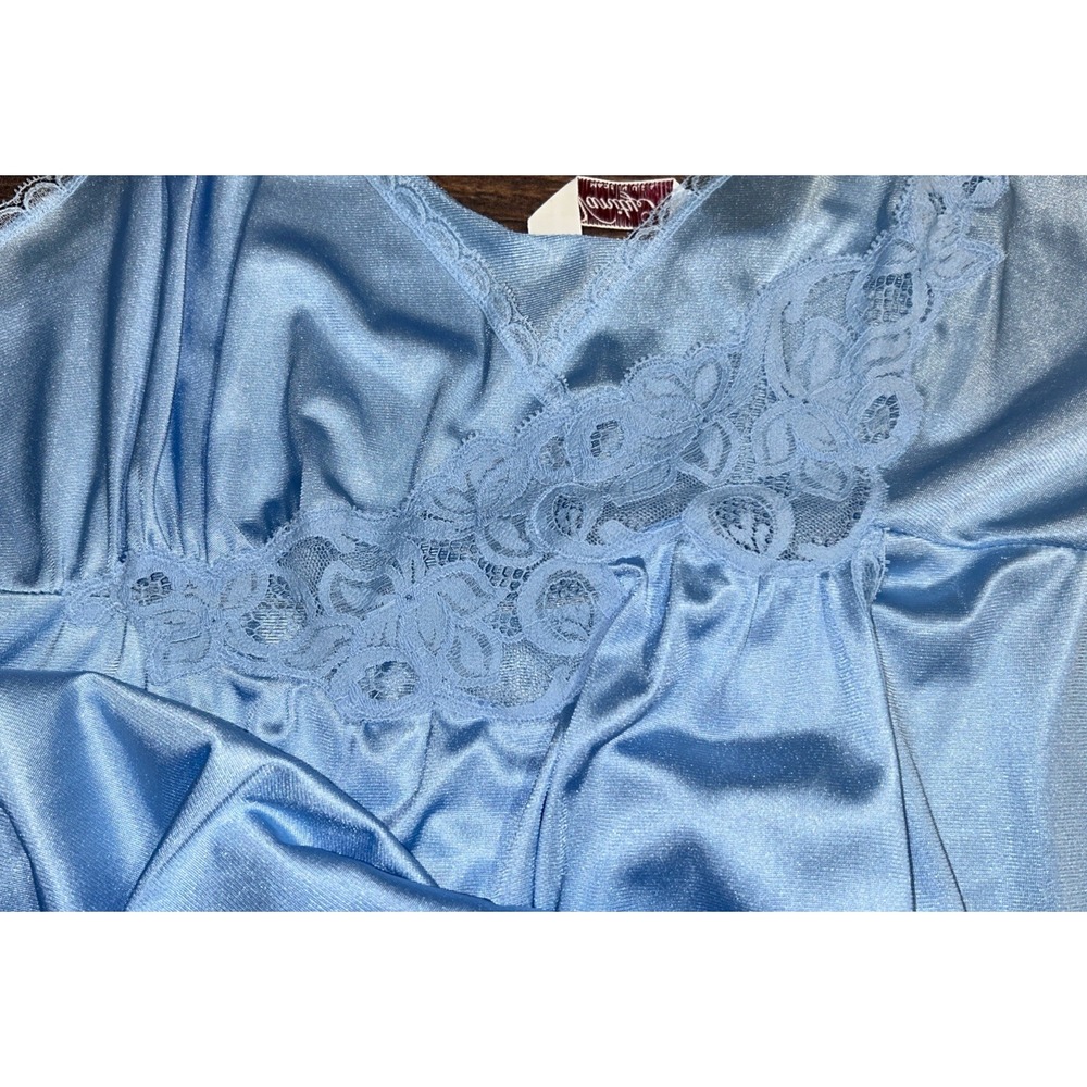 Vtg. Vanity Fair Long Nightgown Women's Size Large Blue with Lace Embellishment - Picture 4 of 8